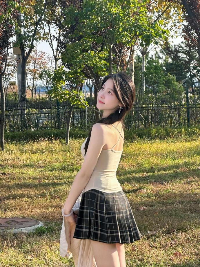 白莲花度假村 封面