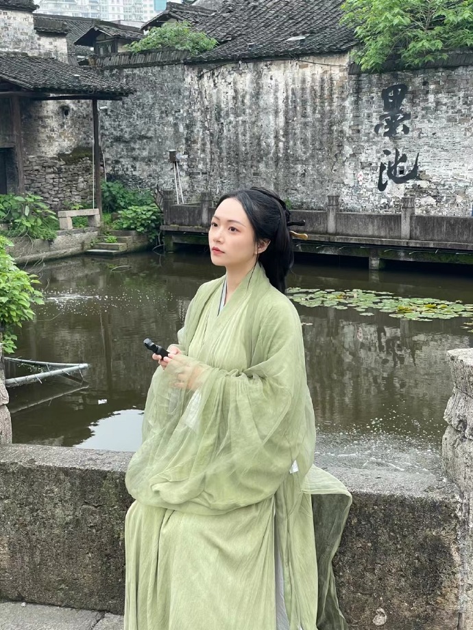 亲爱的热爱的 封面